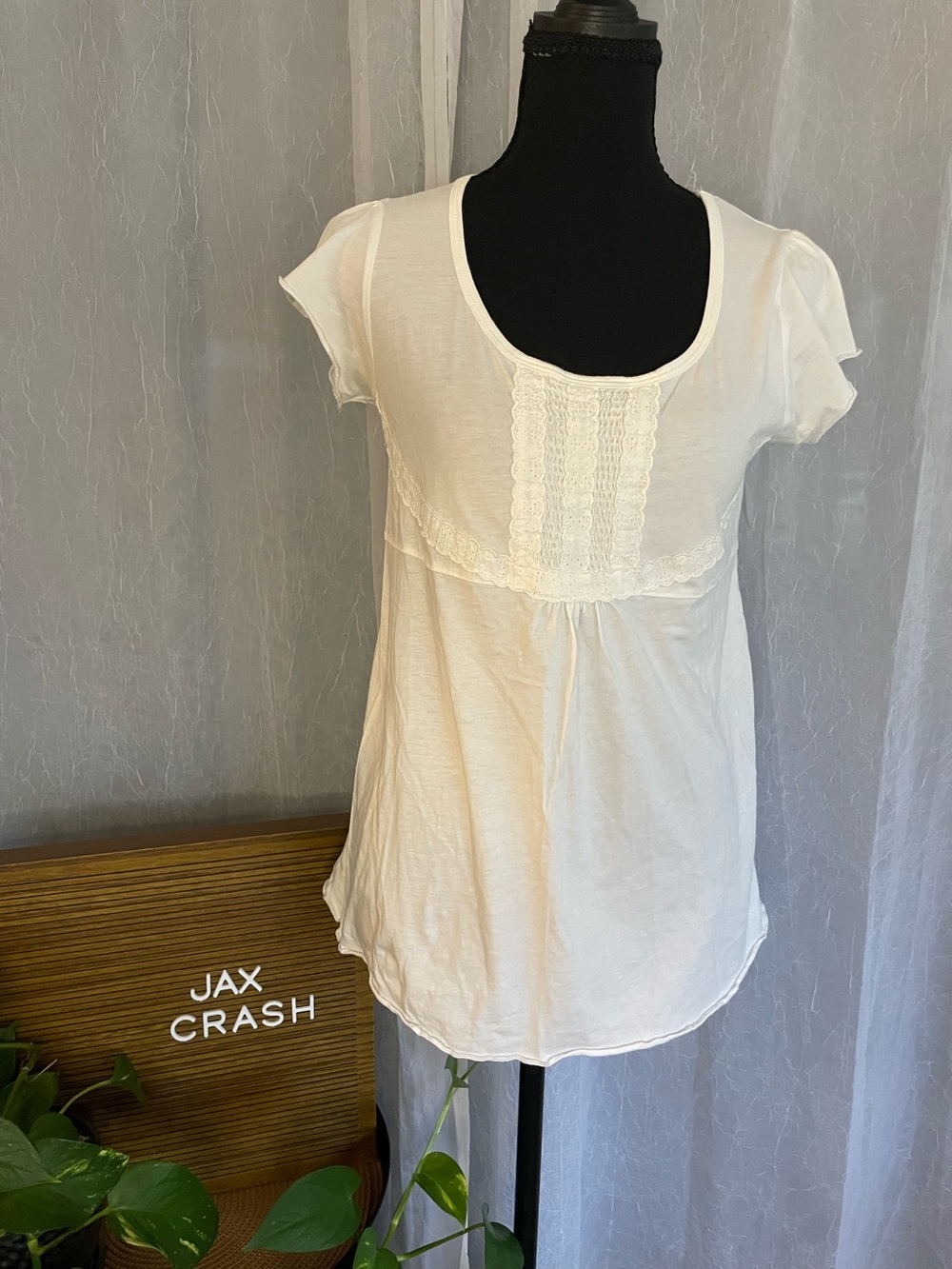 Old Navy Cream Lace-Front Cap Sleeve Tee